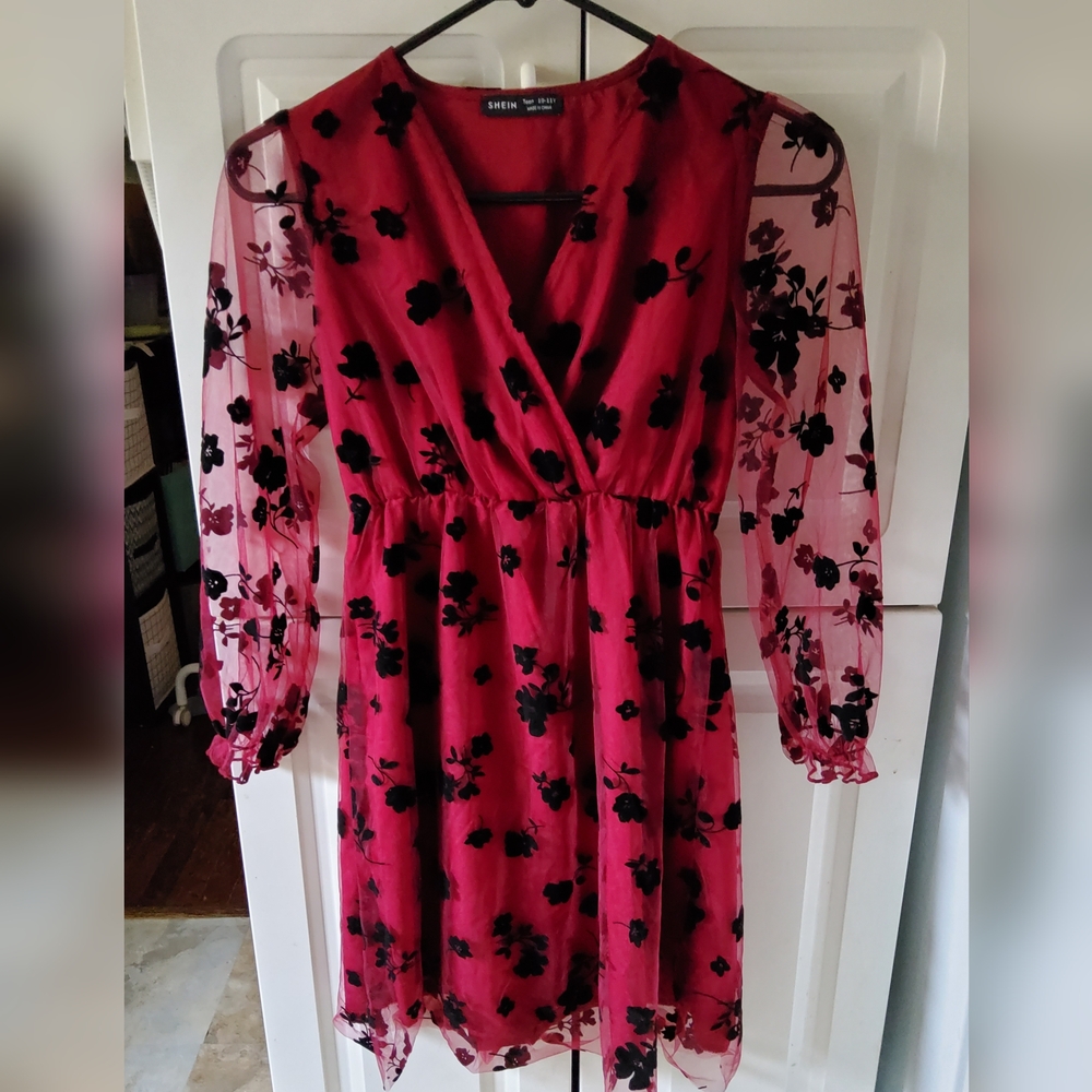 Special Occasion Girls Dresses (10-11y And 12y) - Picture 7 of 9